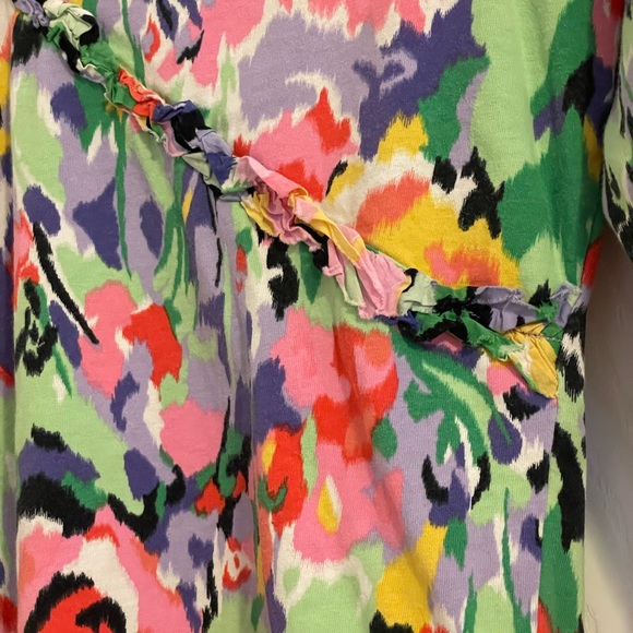 Liz Claiborne New York V-Neck ruffled top!colorful, comfortable & cute. Size M. - Picture 5 of 6